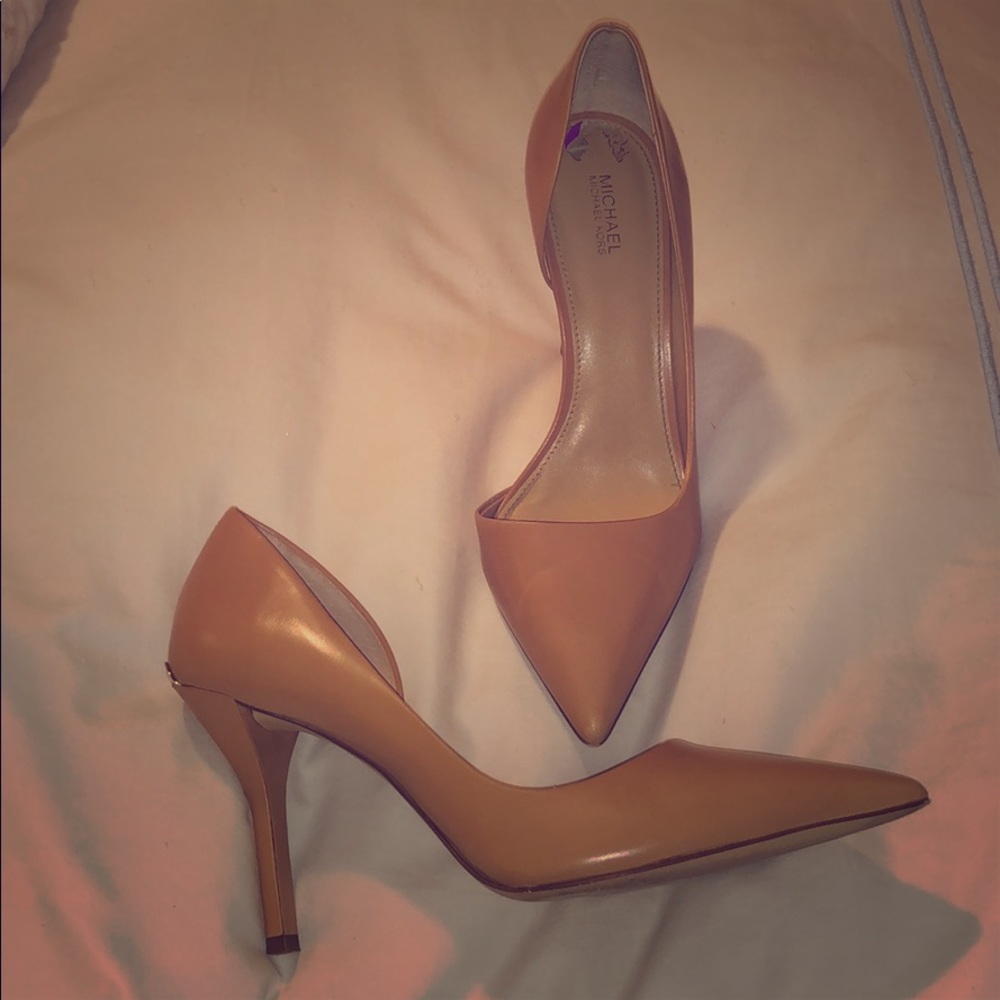 Michael Kores nude heels